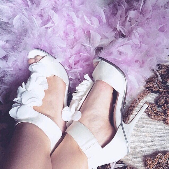 Betsey Johnson white bridal heels. - Picture 2 of 4